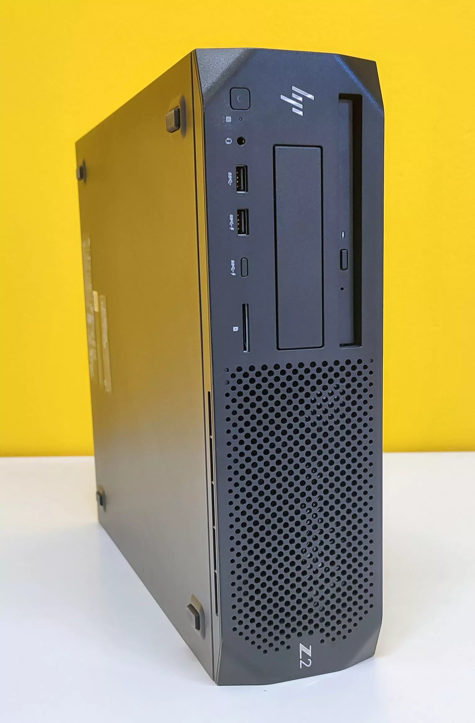 HP Z2 G4 SFF | Intel Core i7-9700 | Ram 16GB | SSD 512GB | USB Type-C Windows 11 Pro Il PC compatto per i professionisti esigenti HP Z2 G4 SFF | Intel Core i7-9700 | Ram 16GB | SSD 512GB | USB Type-C Windows 11 Pro Il PC compatto per i professionisti esigenti